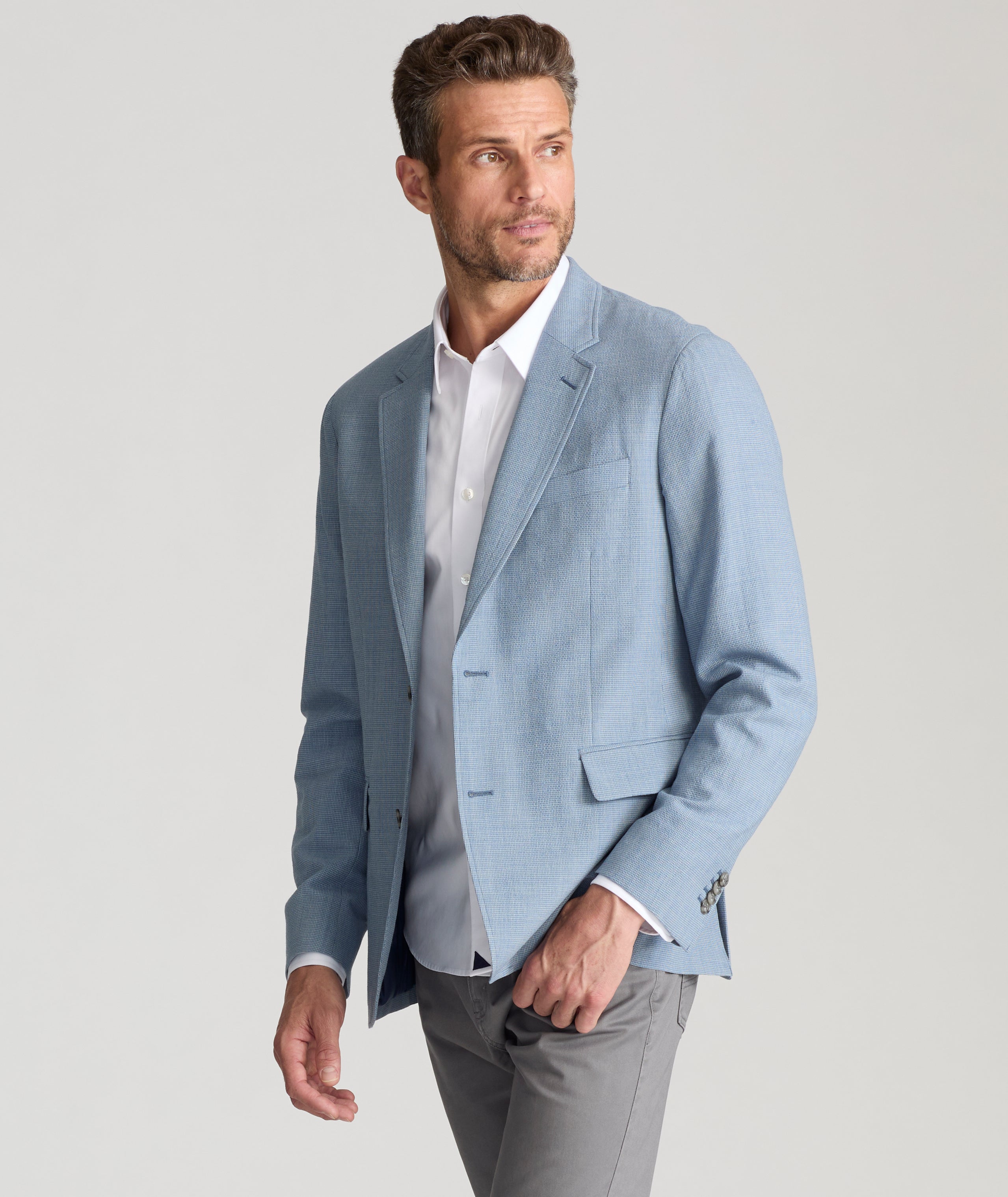 Model wearing an UNTUCKit Lane Sport Coat.